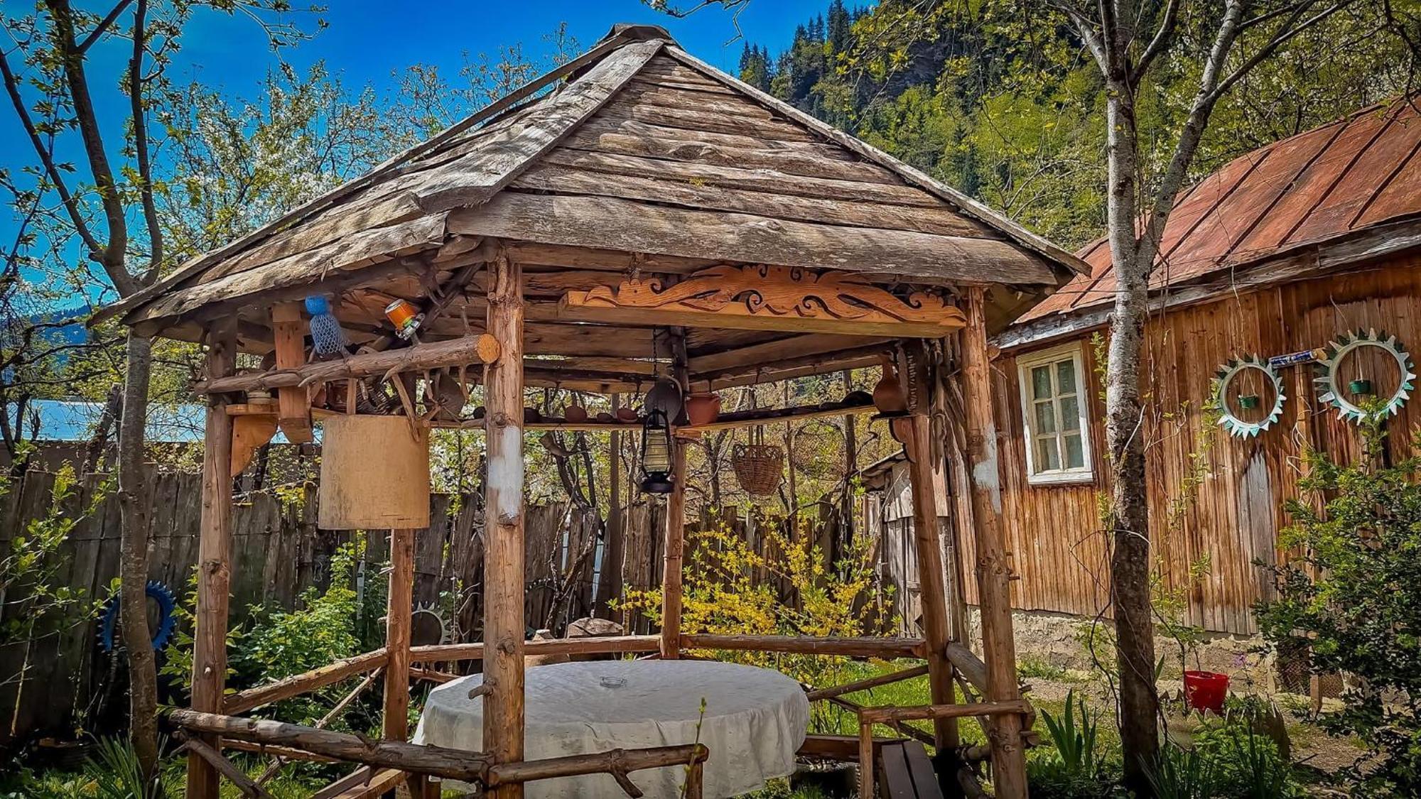 Guest House "Svaneti" Lentekhi Zewnętrze zdjęcie